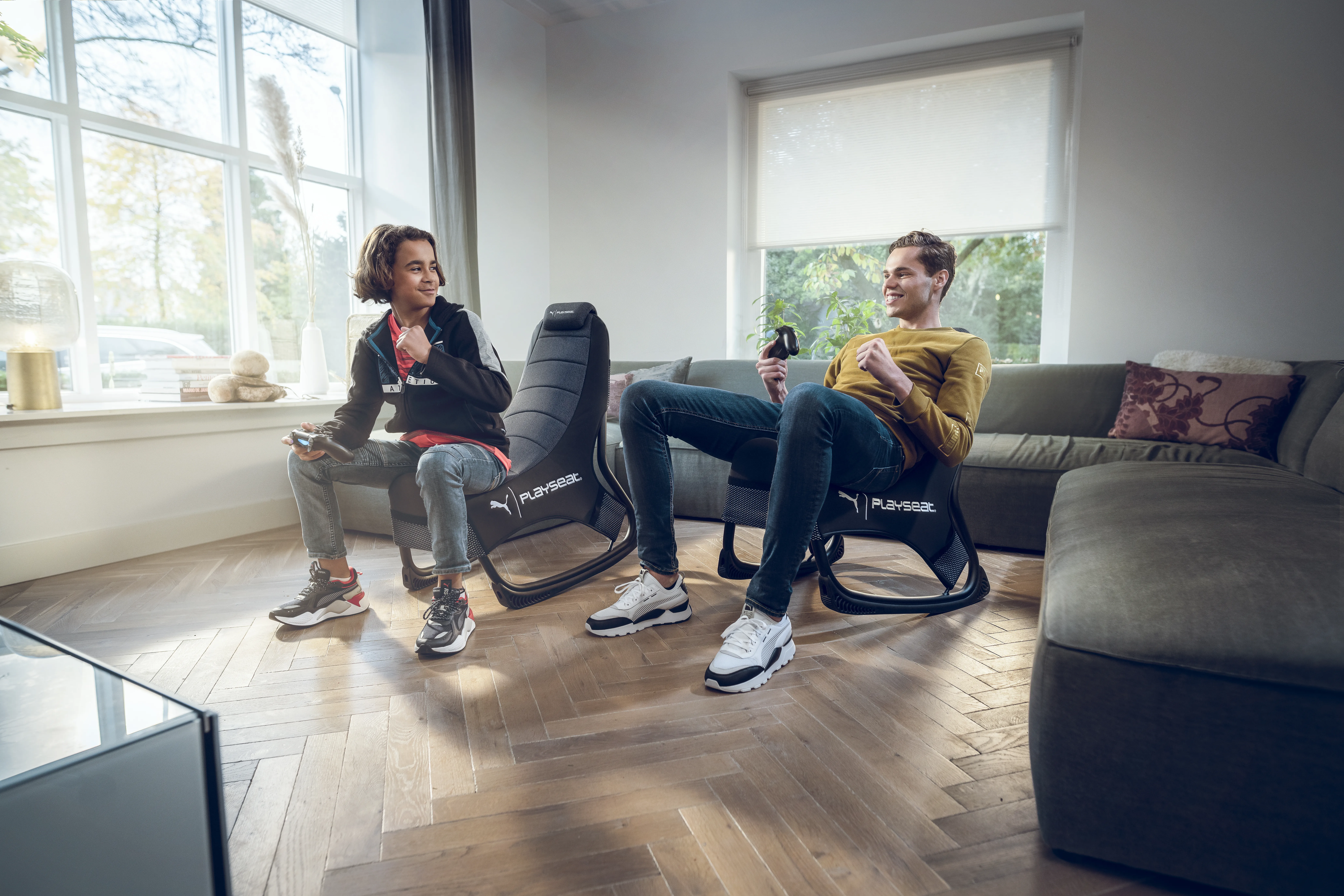 Playseat PUMA Active Game Chair -ajotuoli, musta