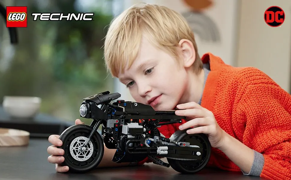 Lego Technic The Batman Batcycle 42155