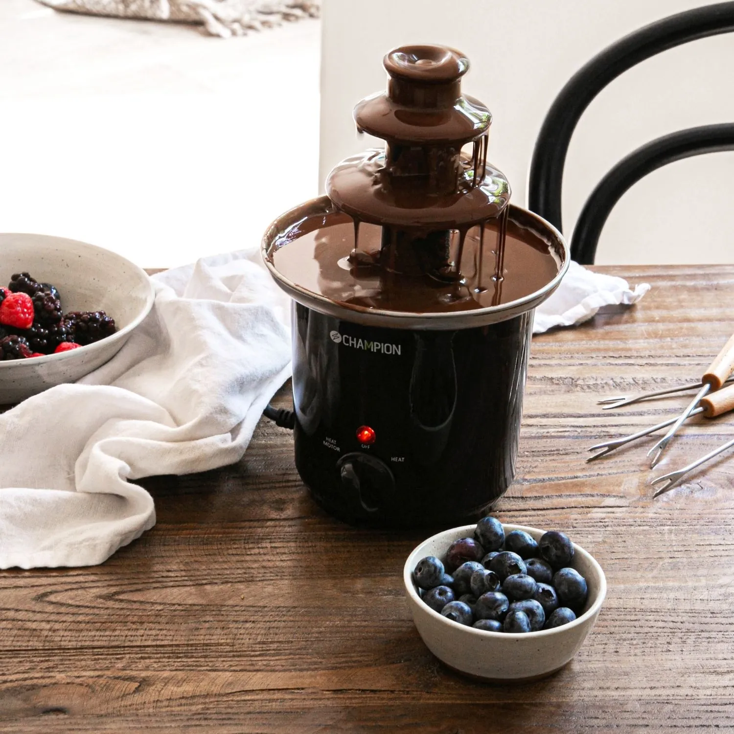 Champion - chocolate fountain, black