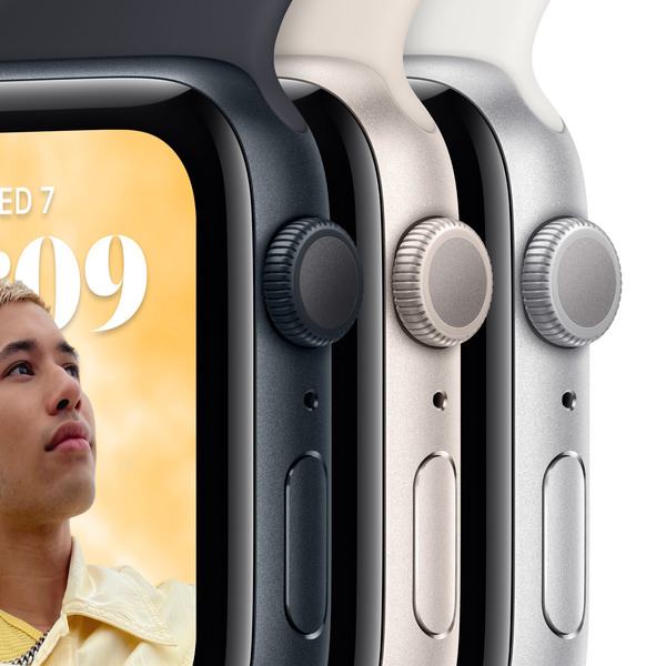 Apple Watch SE GPS, 44mm hopeanv&auml;rinen alumiinikuori ja valkoinen urheiluranneke (2022)