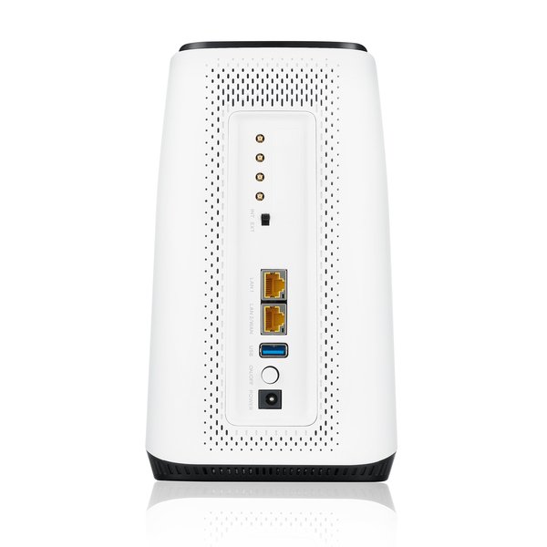 Zyxel FWA510 5G  Indoor Router Standalone/Nebula Nebula Pro AX3600 WiFi 2.5 GB LAN