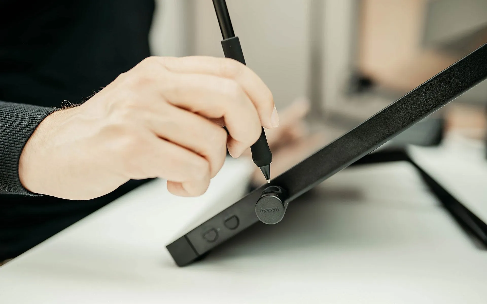 WACOM Piirton&auml;ytt&ouml; Cintiq 24 Touch (2025)