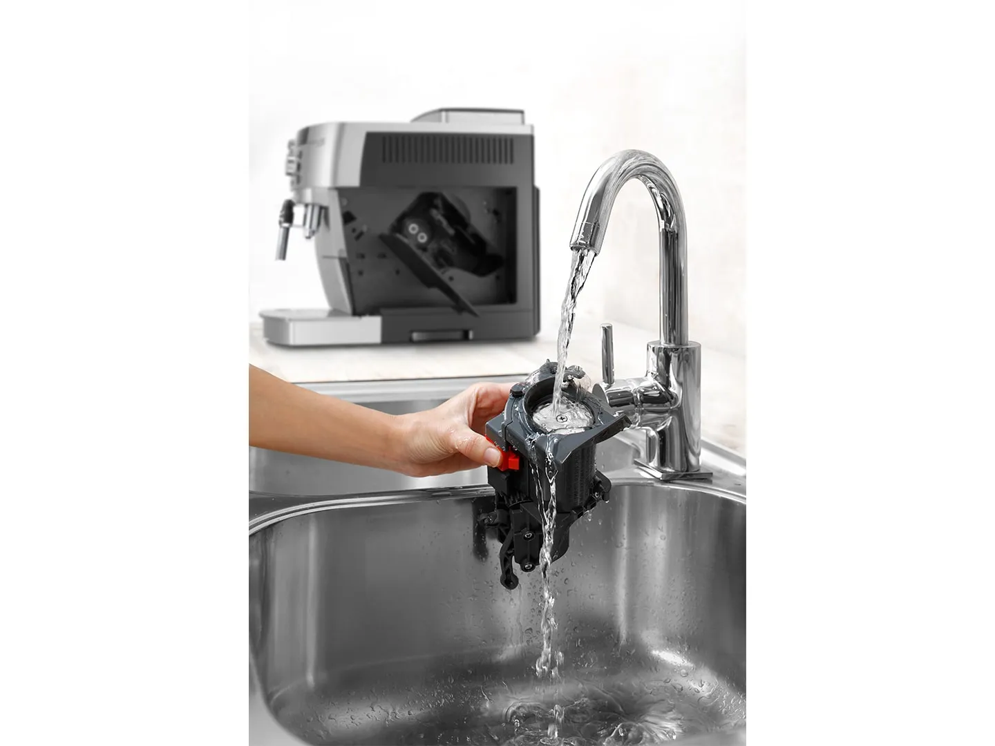 Delonghi Magnifica S Smart ECAM250.31.SB -espressokeitin, t&auml;ysautomaattinen, Hopea