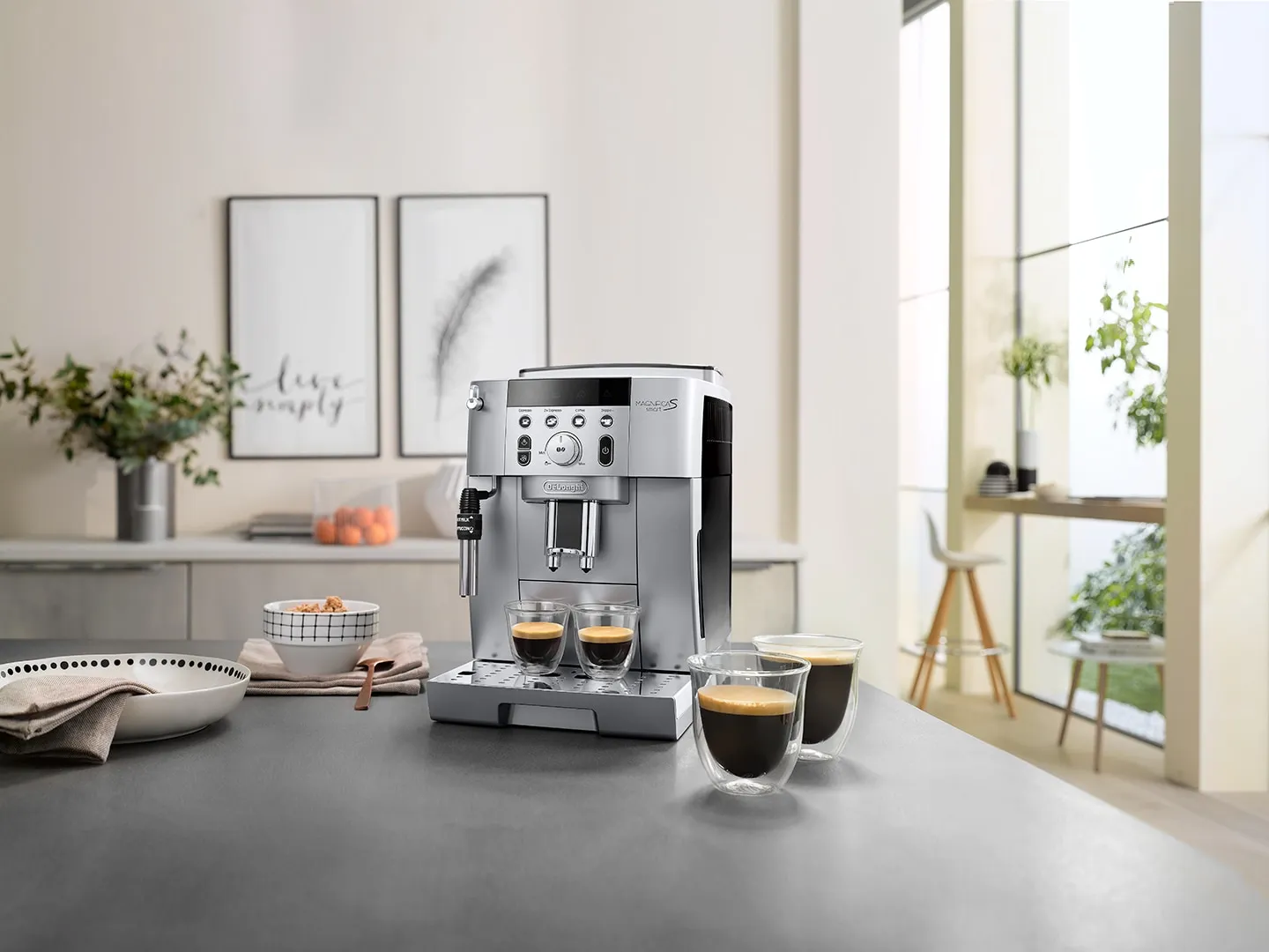 Delonghi Magnifica S Smart ECAM250.31.SB -espressokeitin, t&auml;ysautomaattinen, Hopea