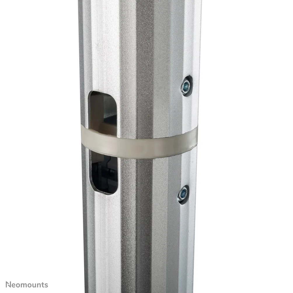 NEWSTAR BEAMER-C200 ceiling mount is a universal mount for beamers and projectors. The height from 8 up to 98 cm