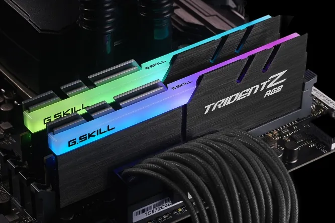 G.Skill DDR4 16 GB 3600-CL18 - Dual-Kit - Trident Z RGB Black