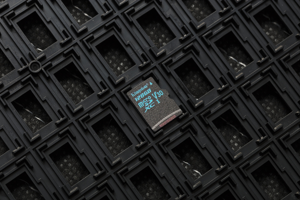 Kingston 128GB Canvas Go, UHS-I Class 10 MicroSDXC - memory card + SD adapter