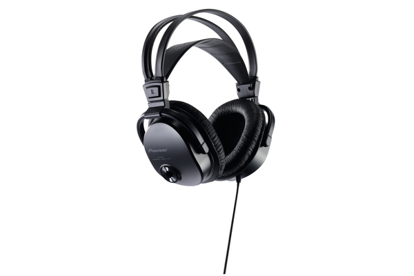 PIONEER SE-M521 Fully Enclosed Dynamic Headphones with self-adjusting headband and soft leather ear pads Cable Length 3.5m