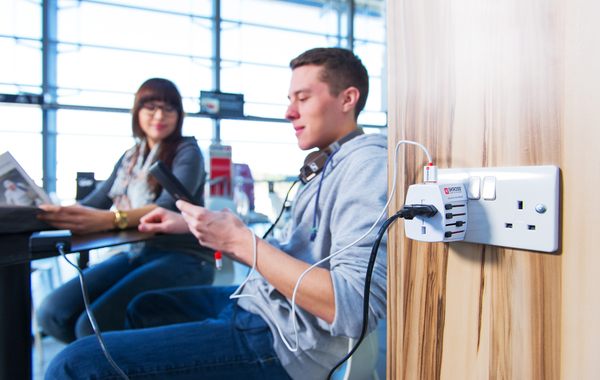 World Adapter MUV USB