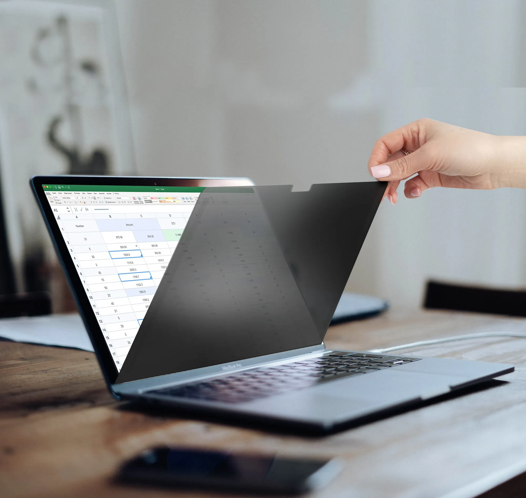 STARTECH.COM 14inch MacBook Pro 21/23 Laptop Privacy Screen Anti-Glare Monitor Privacy Filte