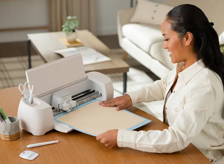 Cricut Puff Iron-On - heat transfer vinyl roll, White, 30x48cm