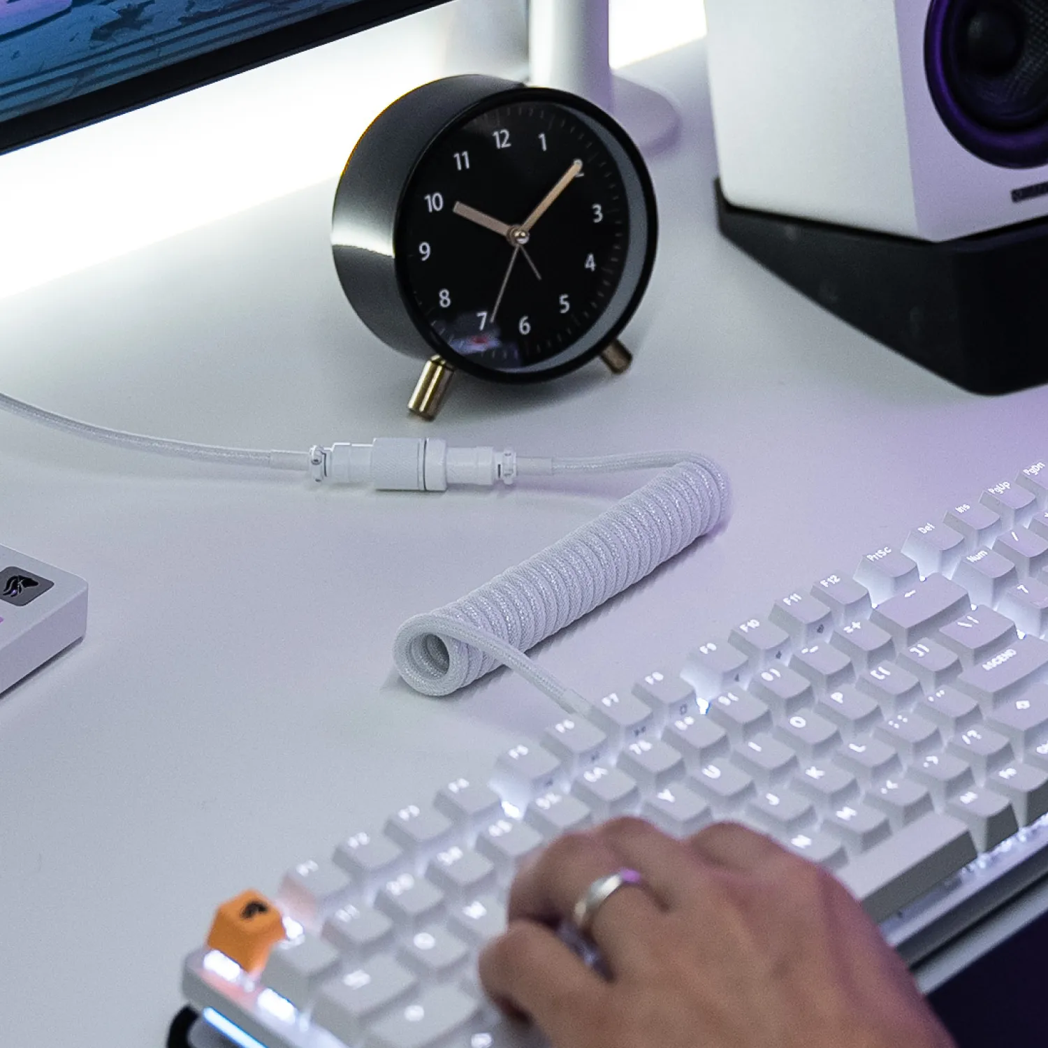 Glorious GMMK Coiled USB-A - USB-C - cable, 1.4m, Ghost White