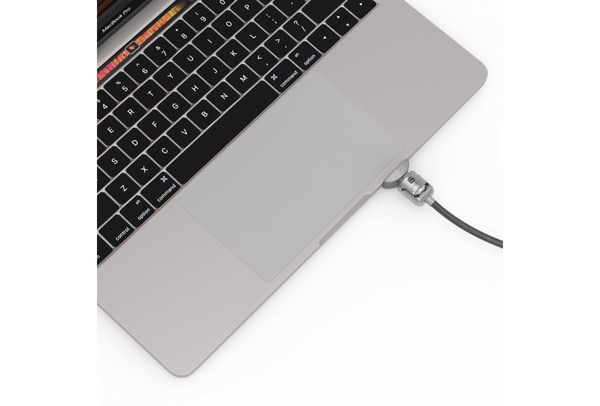 Universal MacBook Pro Ledge