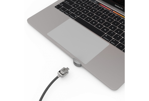Universal MacBook Pro Ledge