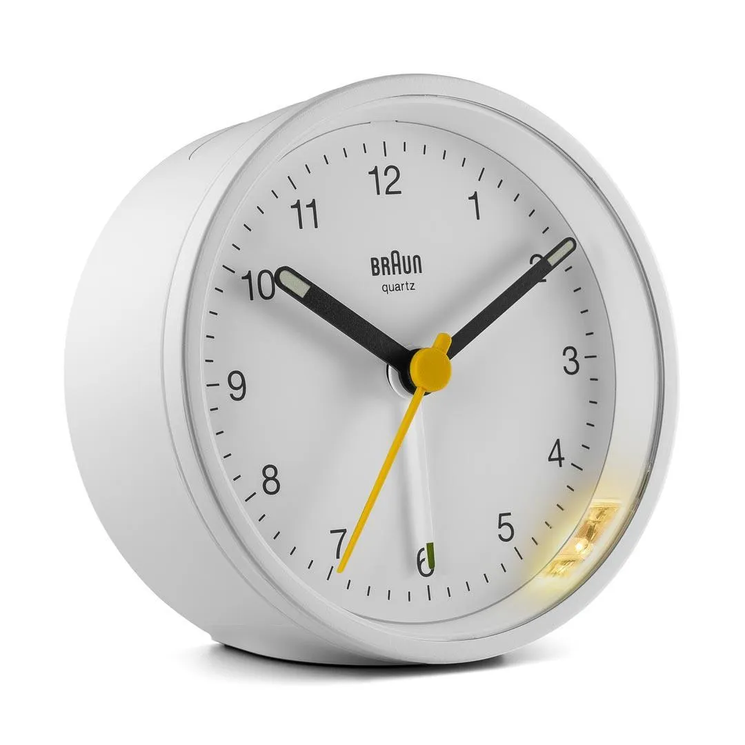 Braun BC 12 W klassisk analog v&auml;ckarklocka - Vit