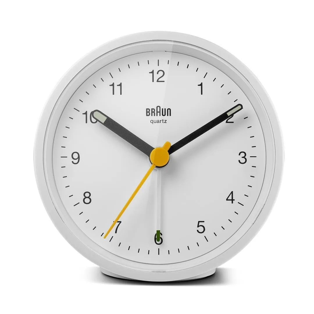 Braun BC 12 W klassisk analog v&auml;ckarklocka - Vit