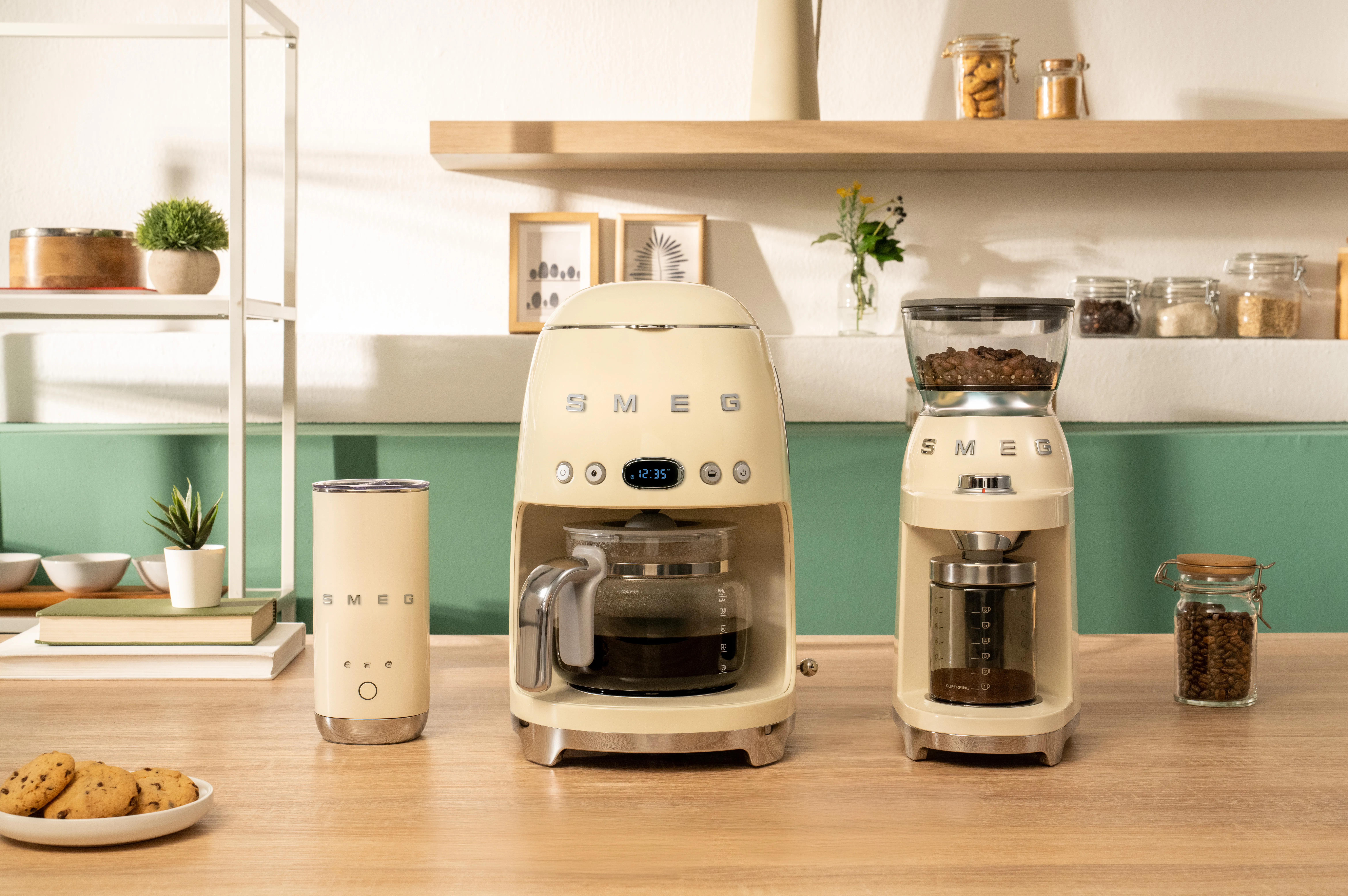 Smeg 50's Style DCF02CREU - coffee maker, Cream