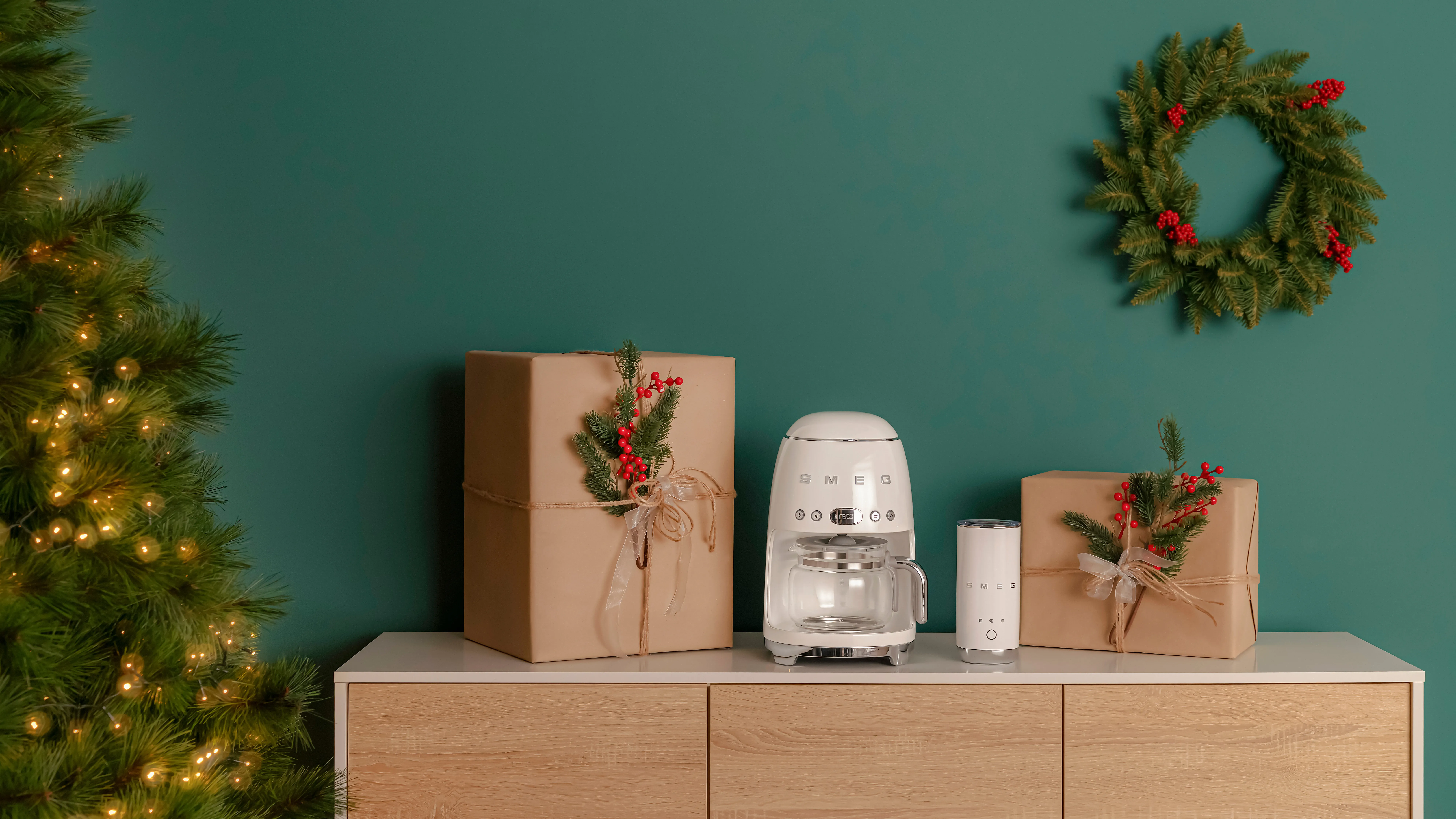 Smeg 50's Style DCF02CREU - coffee maker, Cream