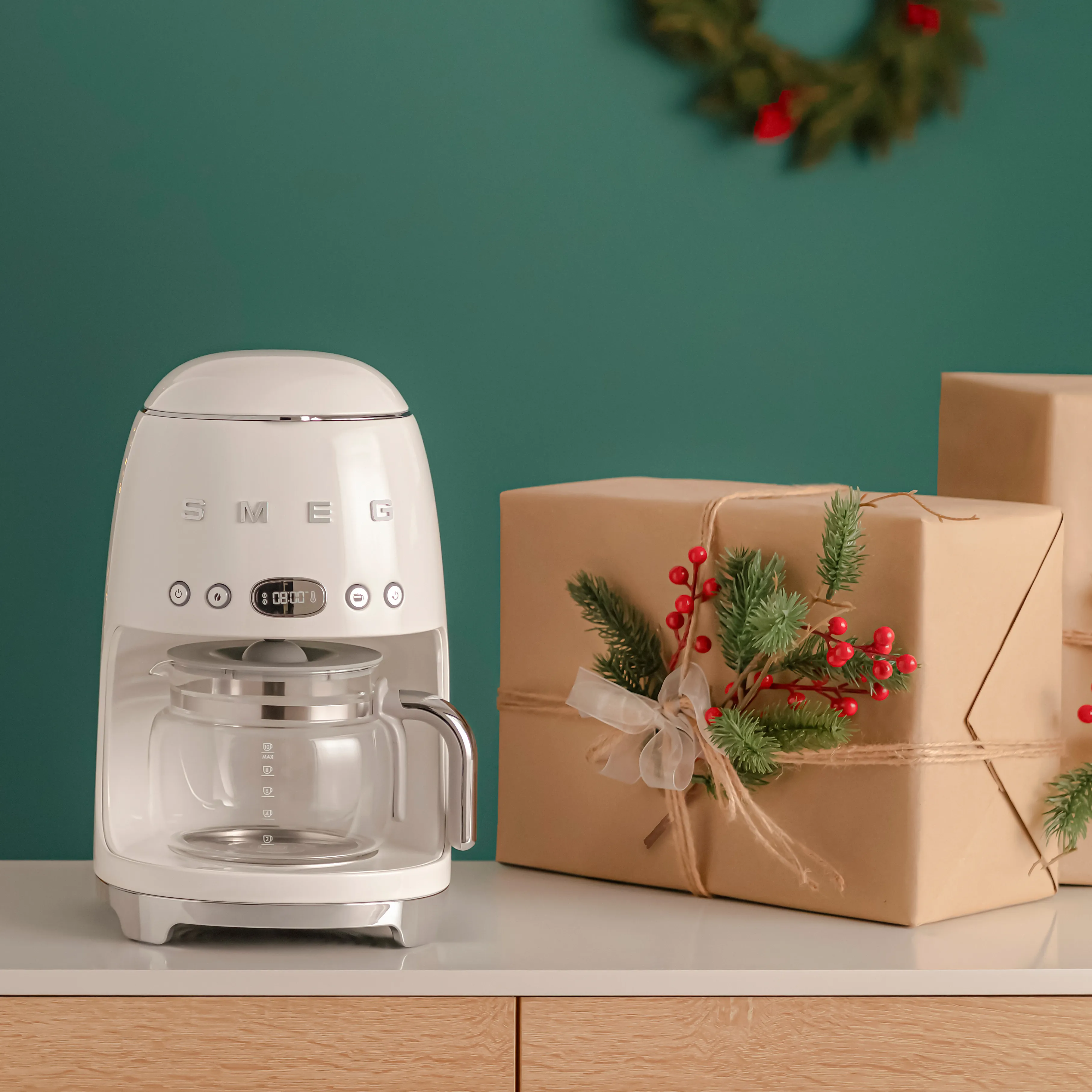 Smeg 50's Style DCF02CREU - coffee maker, Cream