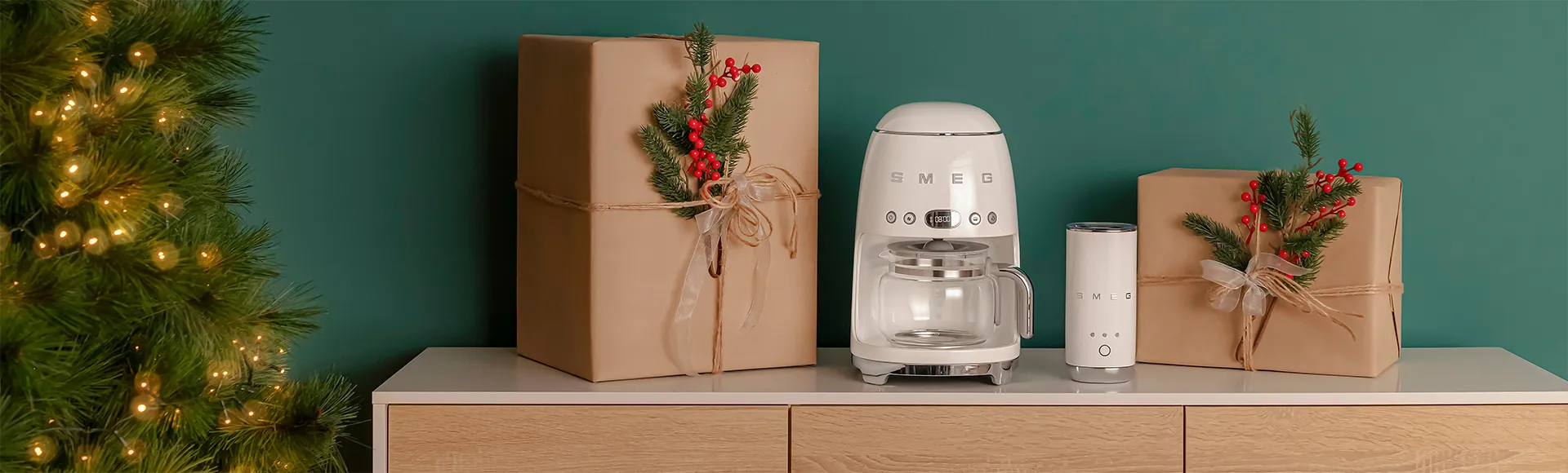 Smeg 50's Style DCF02CREU - coffee maker, Cream