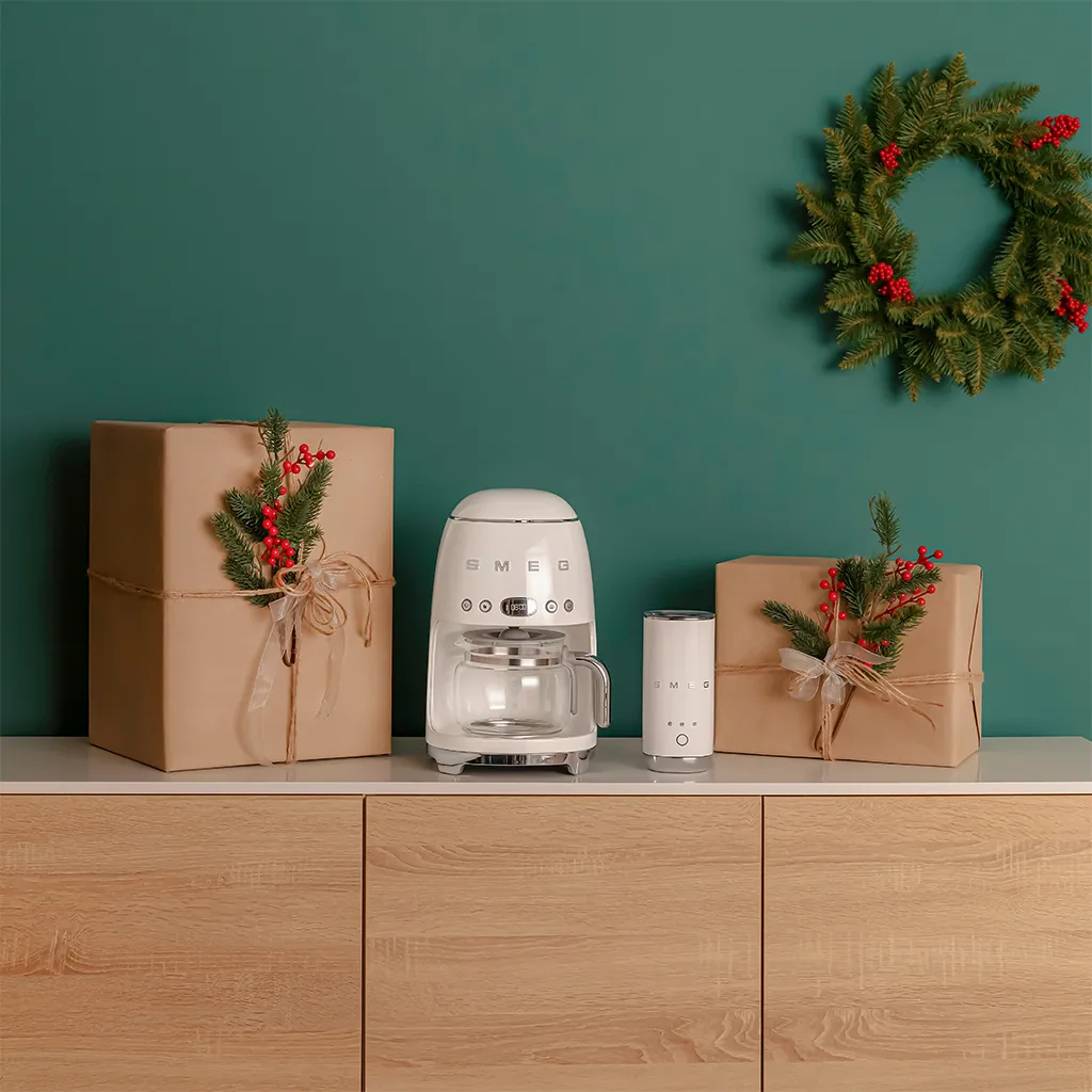 Smeg 50's Style DCF02CREU - coffee maker, Cream