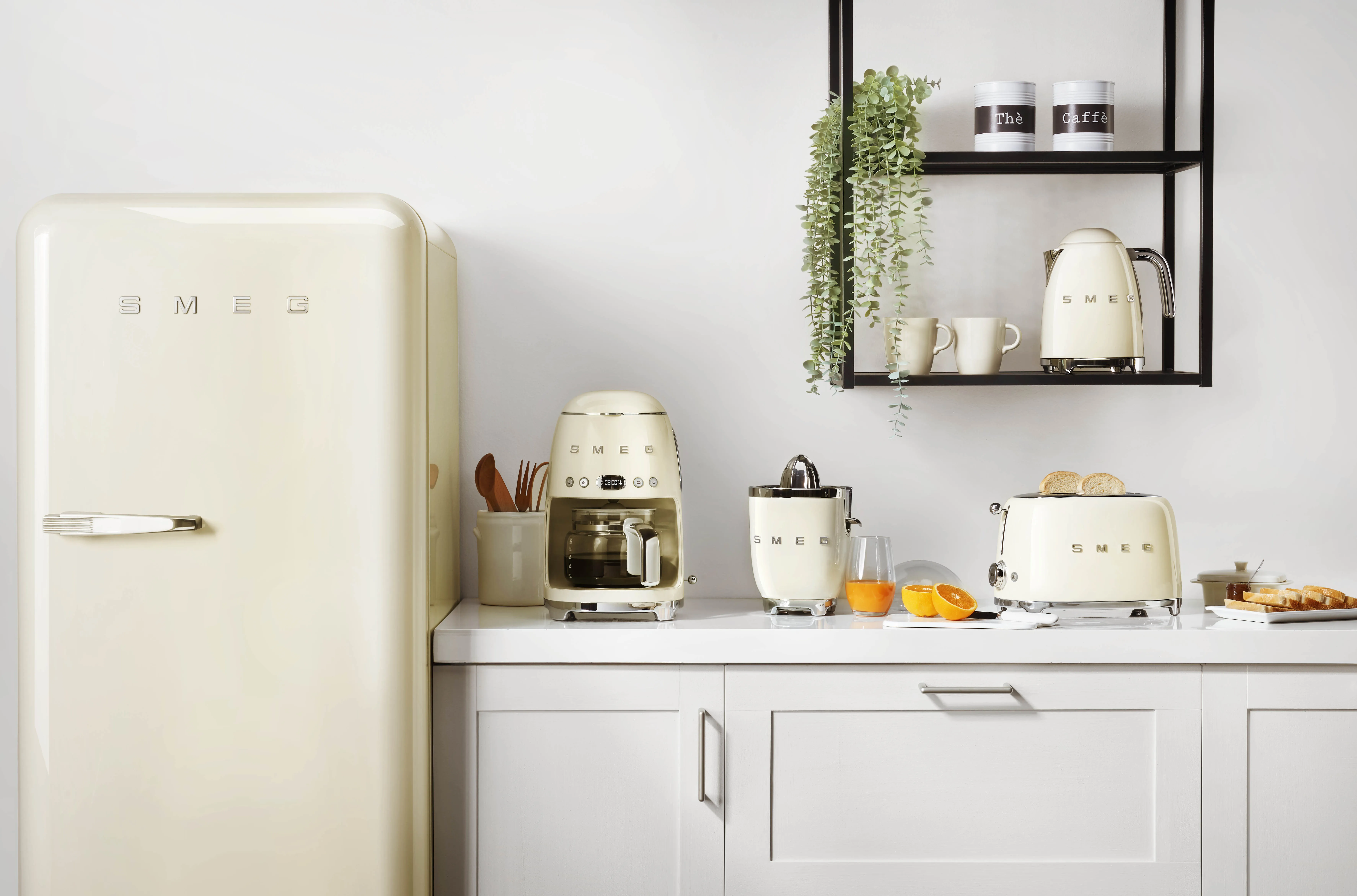 Smeg 50's Style DCF02CREU -kahvinkeitin, Kerman v&auml;ri