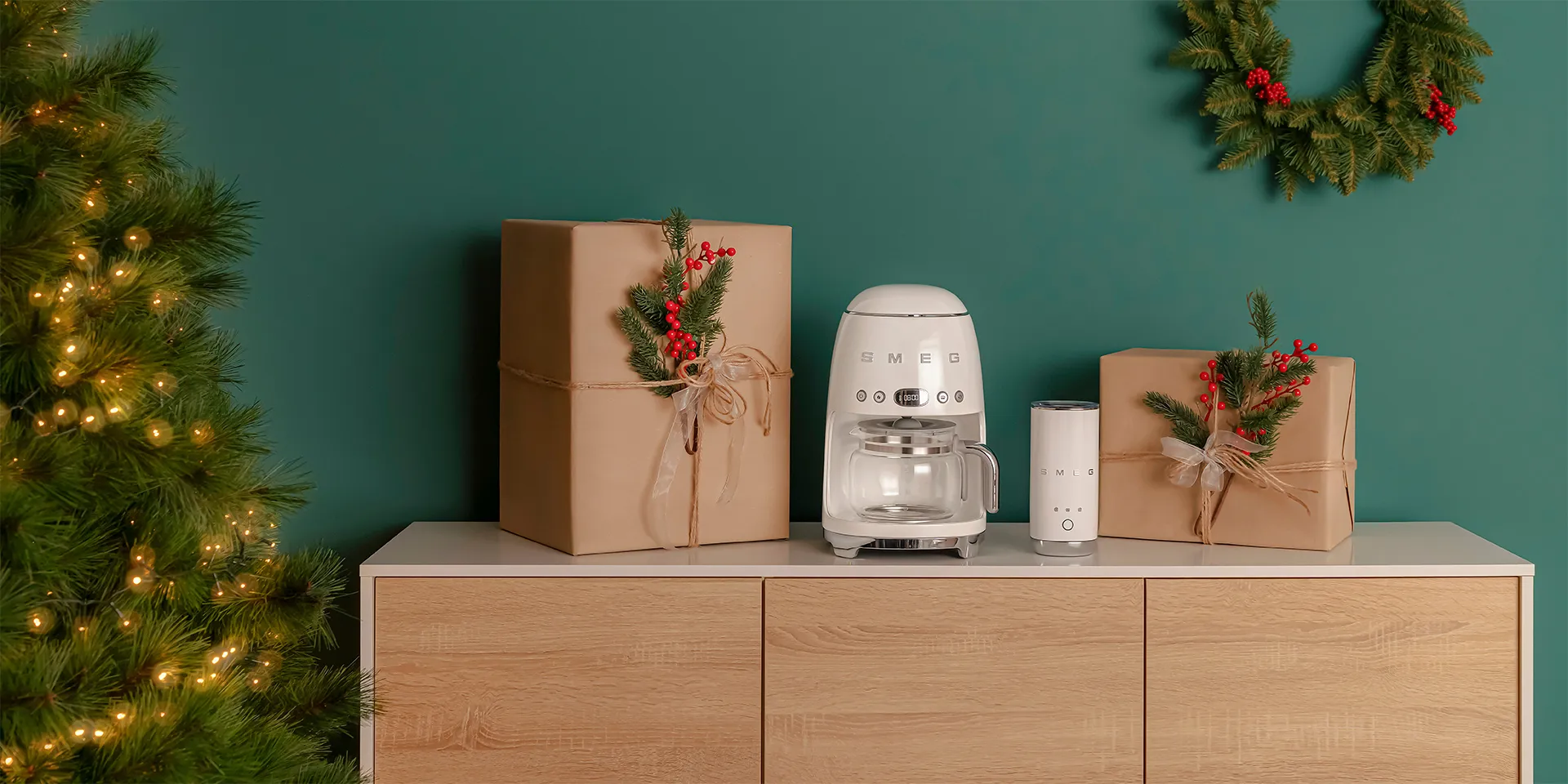 Smeg 50's Style DCF02CREU - coffee maker, Cream