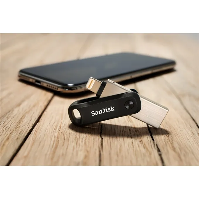 SanDisk iXpand Go USB-A / Lightning USB 3.2 Gen 1 128GB memory stick, Grey/Silver