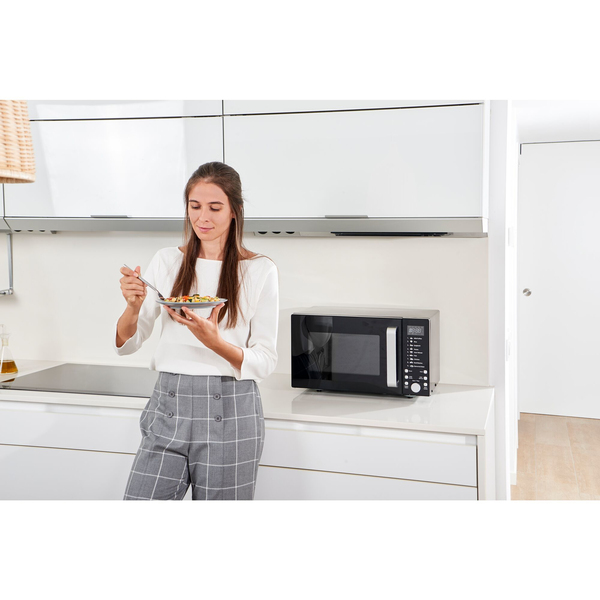 Black+Decker mikroaaltouuni grillill&auml; -mikroaaltouuni, musta, 23l