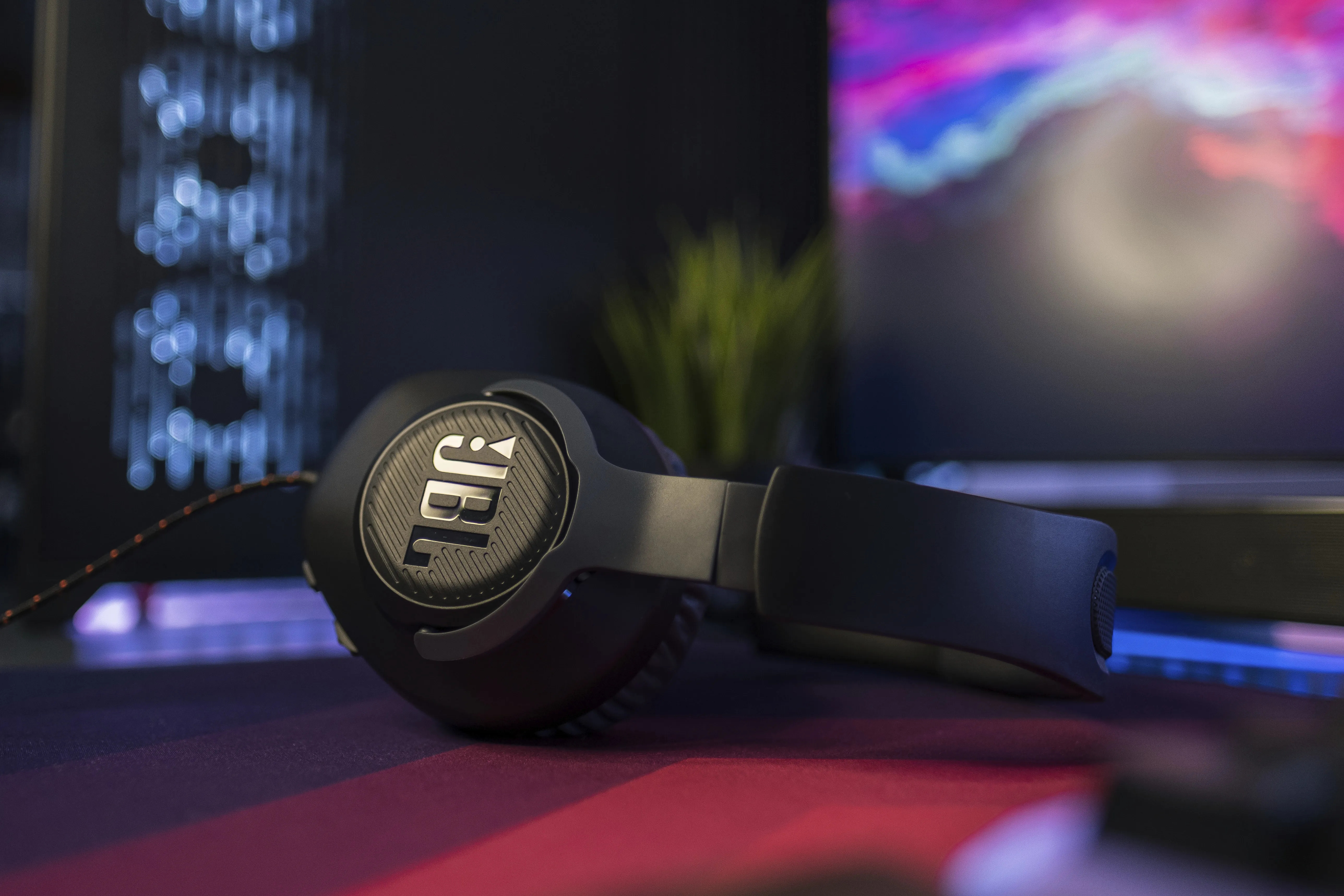 JBL Quantum 100 -pelikuulokkeet, valkoinen