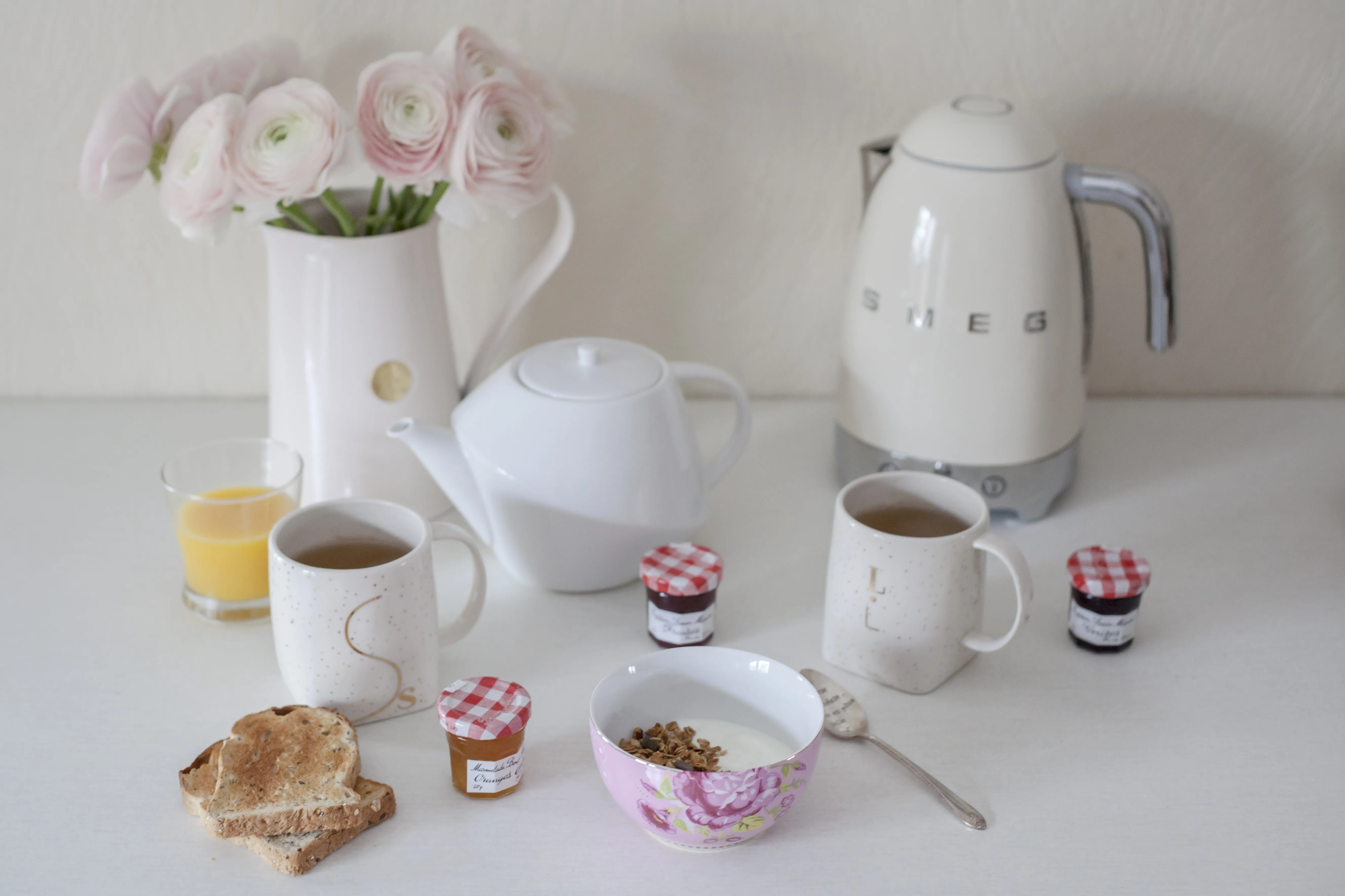 Smeg 50's Style -vedenkeitin, Kerma, 1.7l