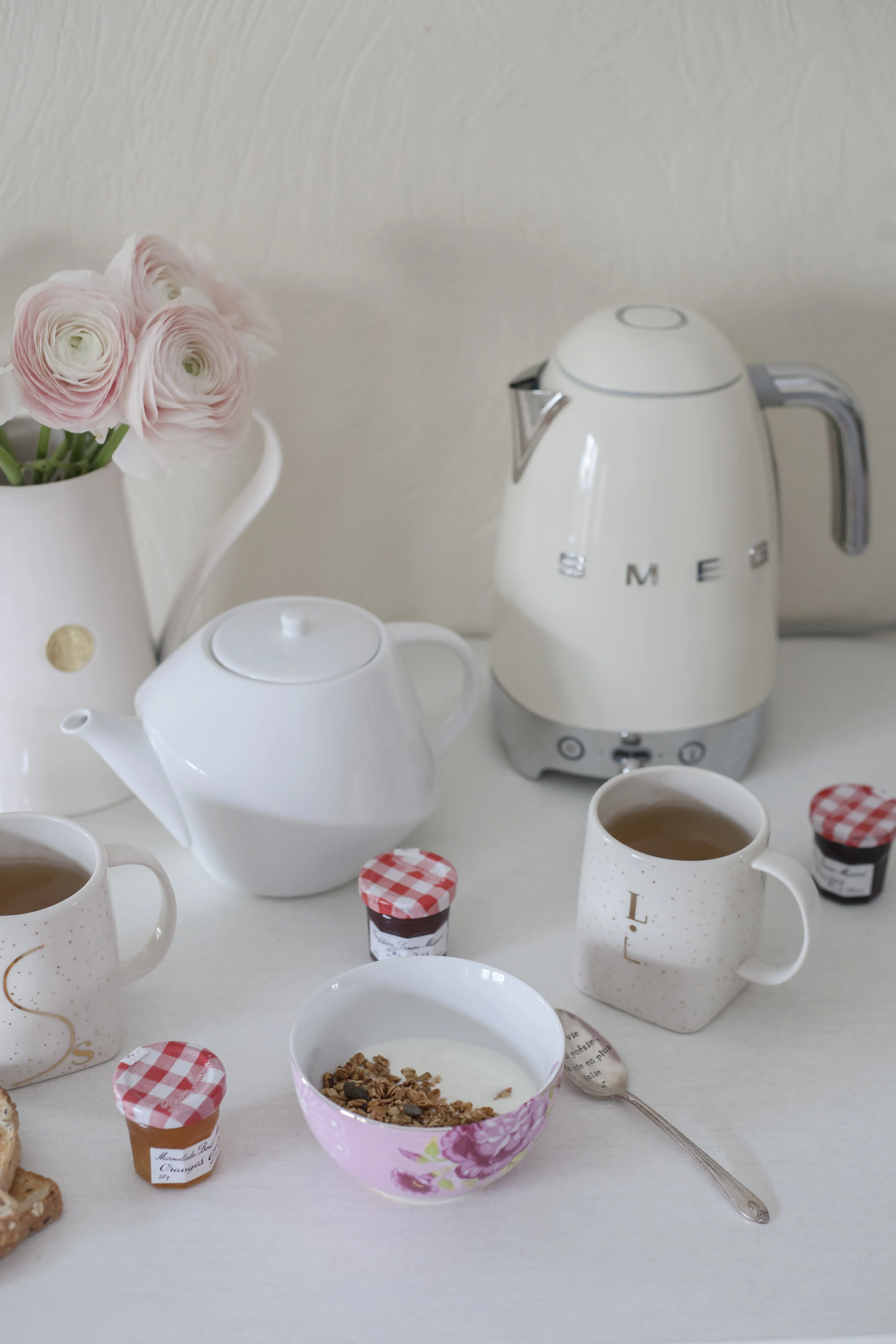 Smeg 50's Style -vedenkeitin, Kerma, 1.7l