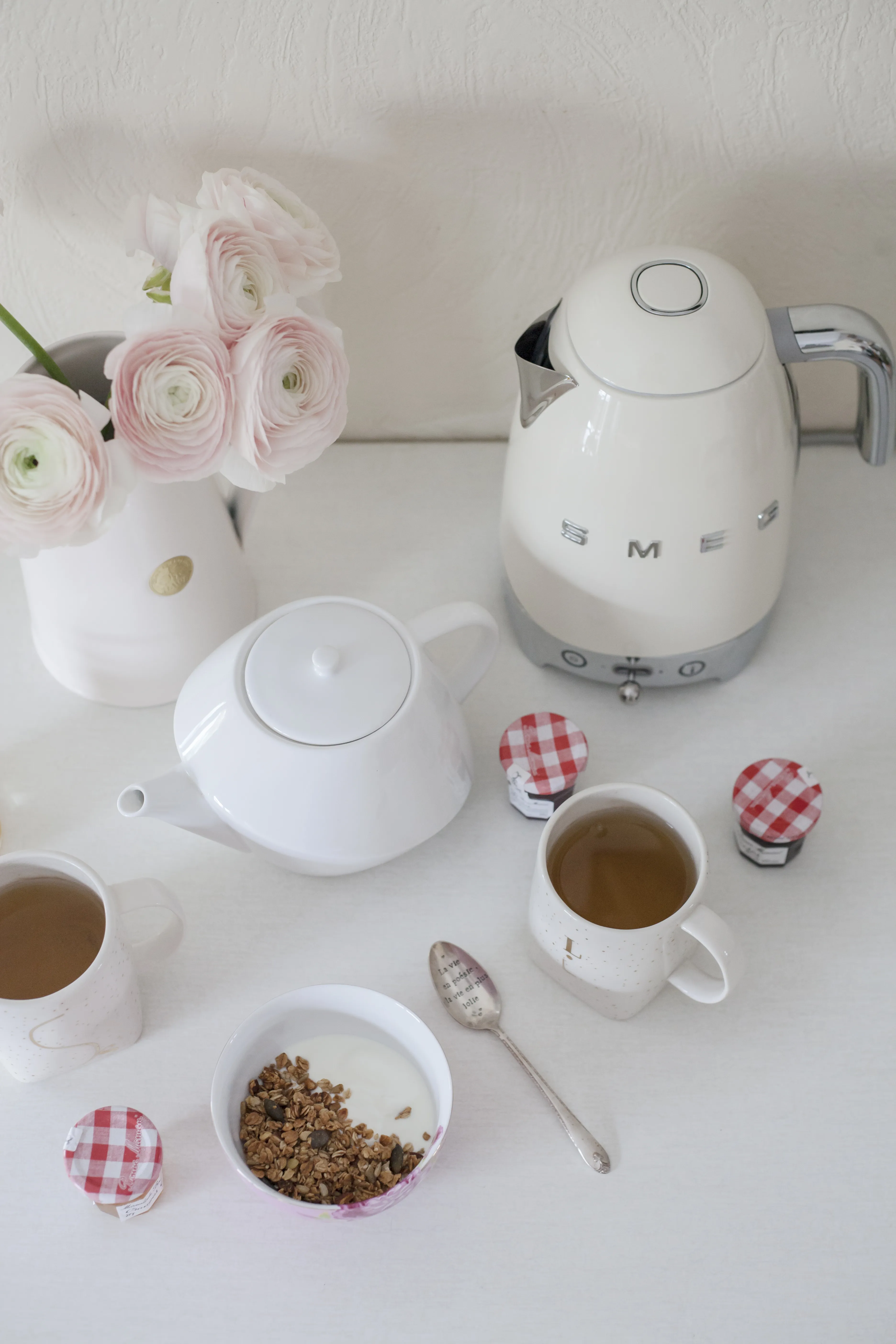 Smeg 50's Style -vedenkeitin, Kerma, 1.7l