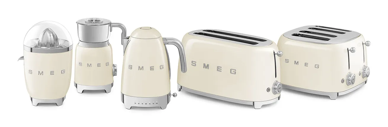 Smeg 50's Style -vedenkeitin, Kerma, 1.7l