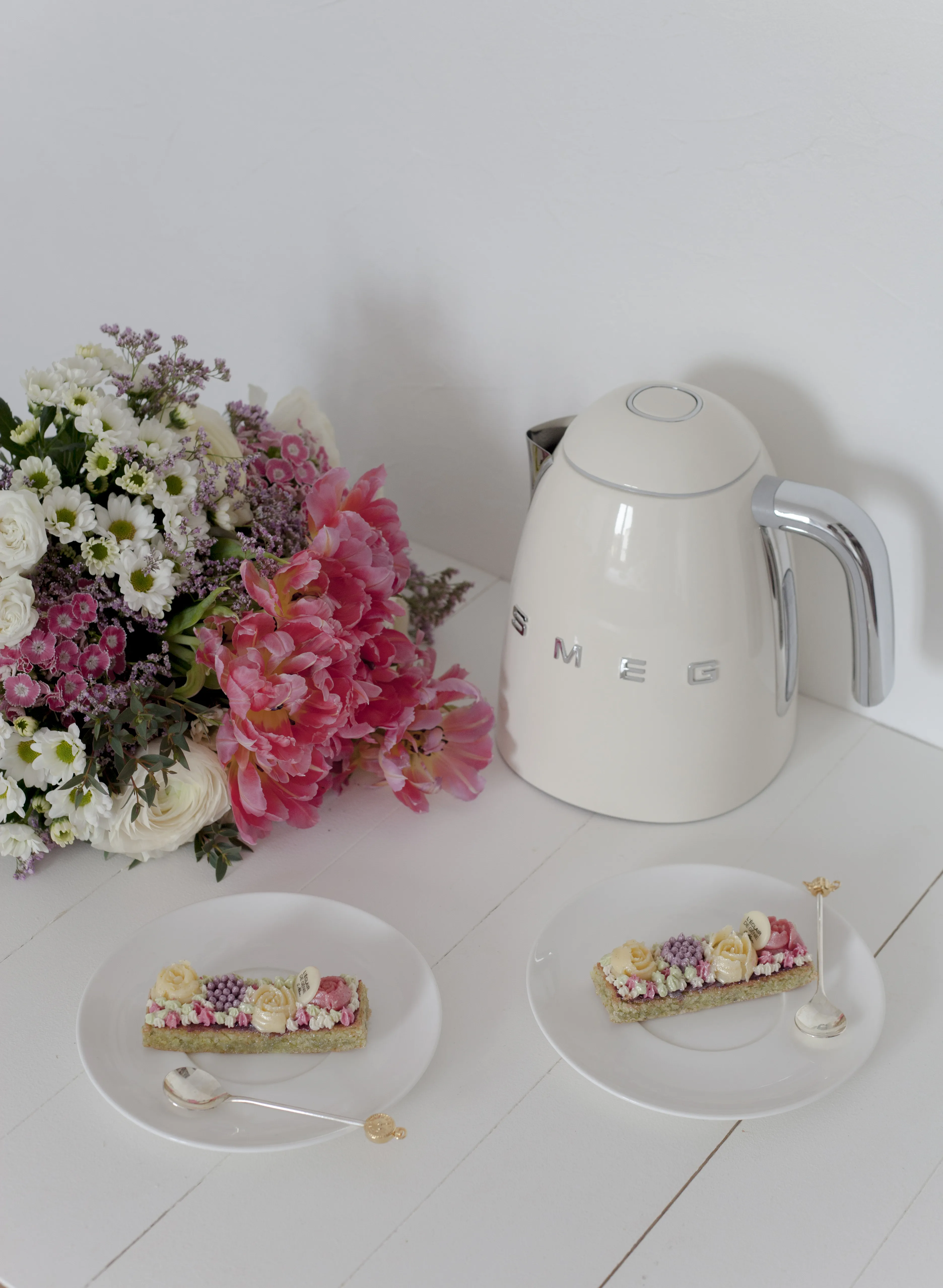 Smeg 50's Style -vedenkeitin, Kerma, 1.7l