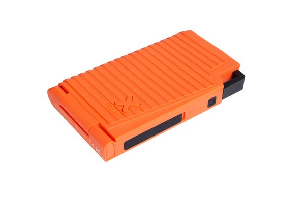 Xtorm Aurinkovaravirtal&auml;hde 4.5W 10.000mAh USB-C PD 20W -varavirtal&auml;hde, Musta/Oranssi