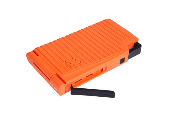 Xtorm Aurinkovaravirtal&auml;hde 4.5W 10.000mAh USB-C PD 20W -varavirtal&auml;hde, Musta/Oranssi