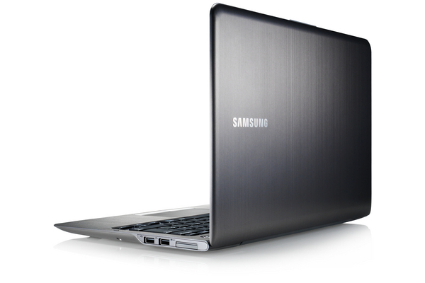 SAMSUNG NP535U3C 13.3"/AMD A6/4GB/500GB/W8