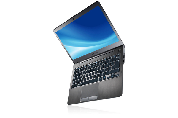 SAMSUNG NP535U3C 13.3"/AMD A6/4GB/500GB/W8