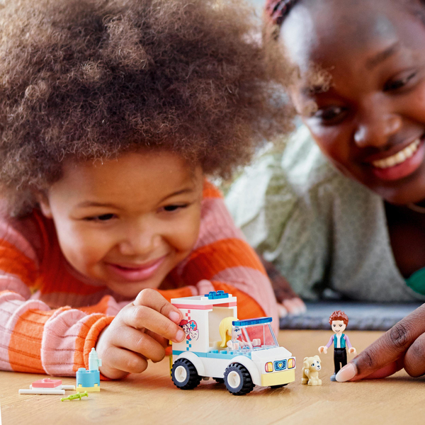 Lego Friends -El&auml;insairaalan ambulanssi 41694