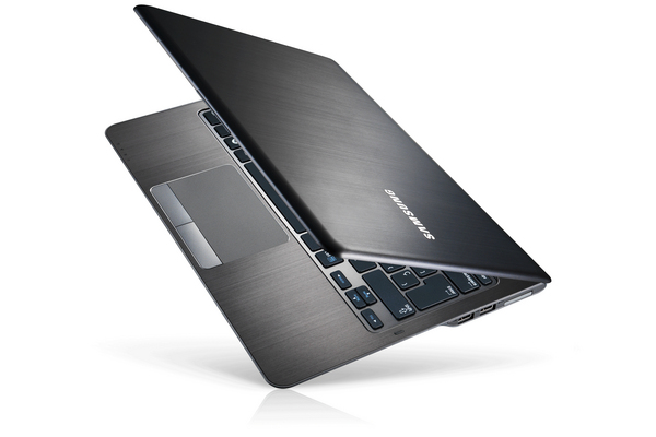 SAMSUNG NP535U3C 13.3"/AMD A6/4GB/500GB/W8