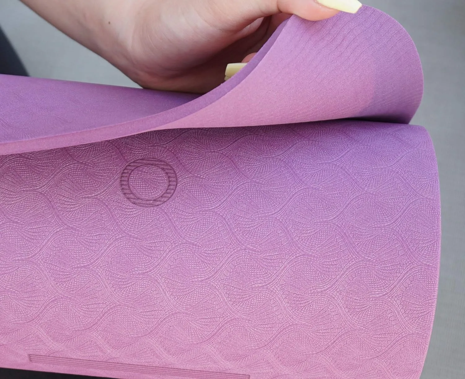 Lila yogamatta 183 x 61 centimeter, 6 millimeter tjock
