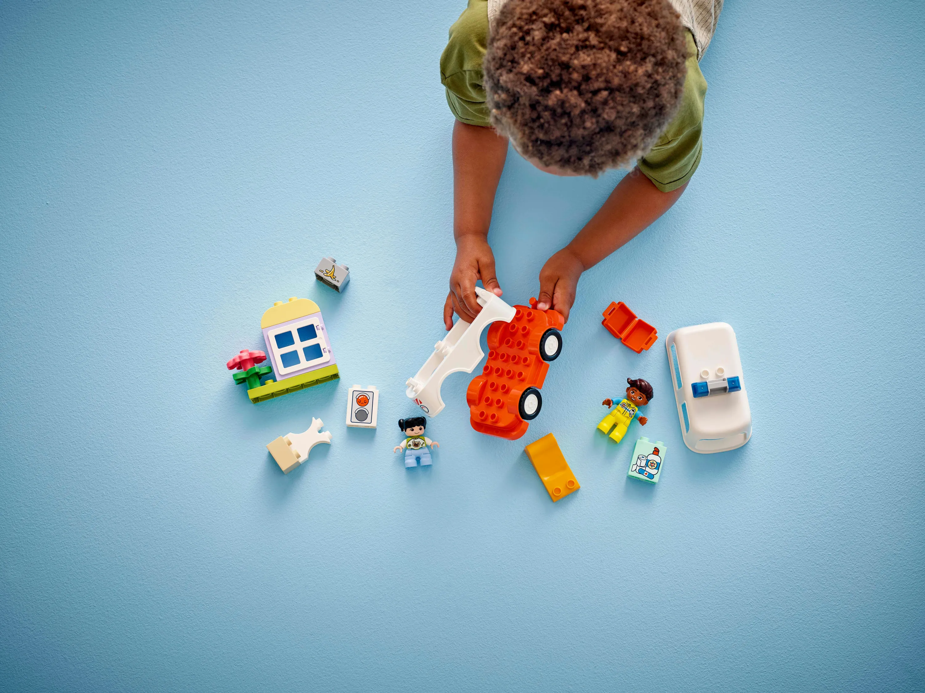 LEGO DUPLO Ambulans och f&ouml;rare 10447