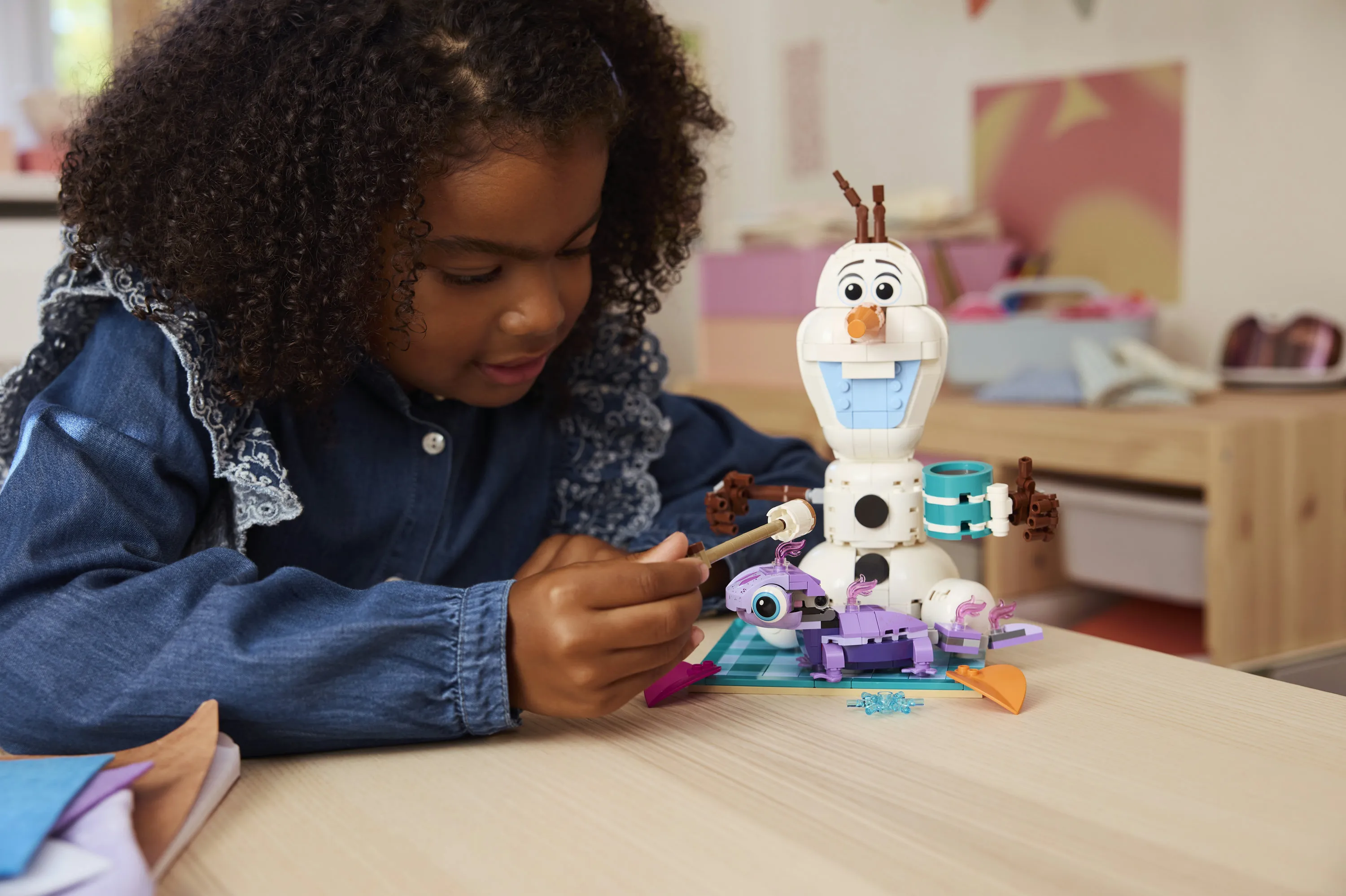 LEGO Disney Princess Olafin ja Brunin ev&auml;sretki 43287