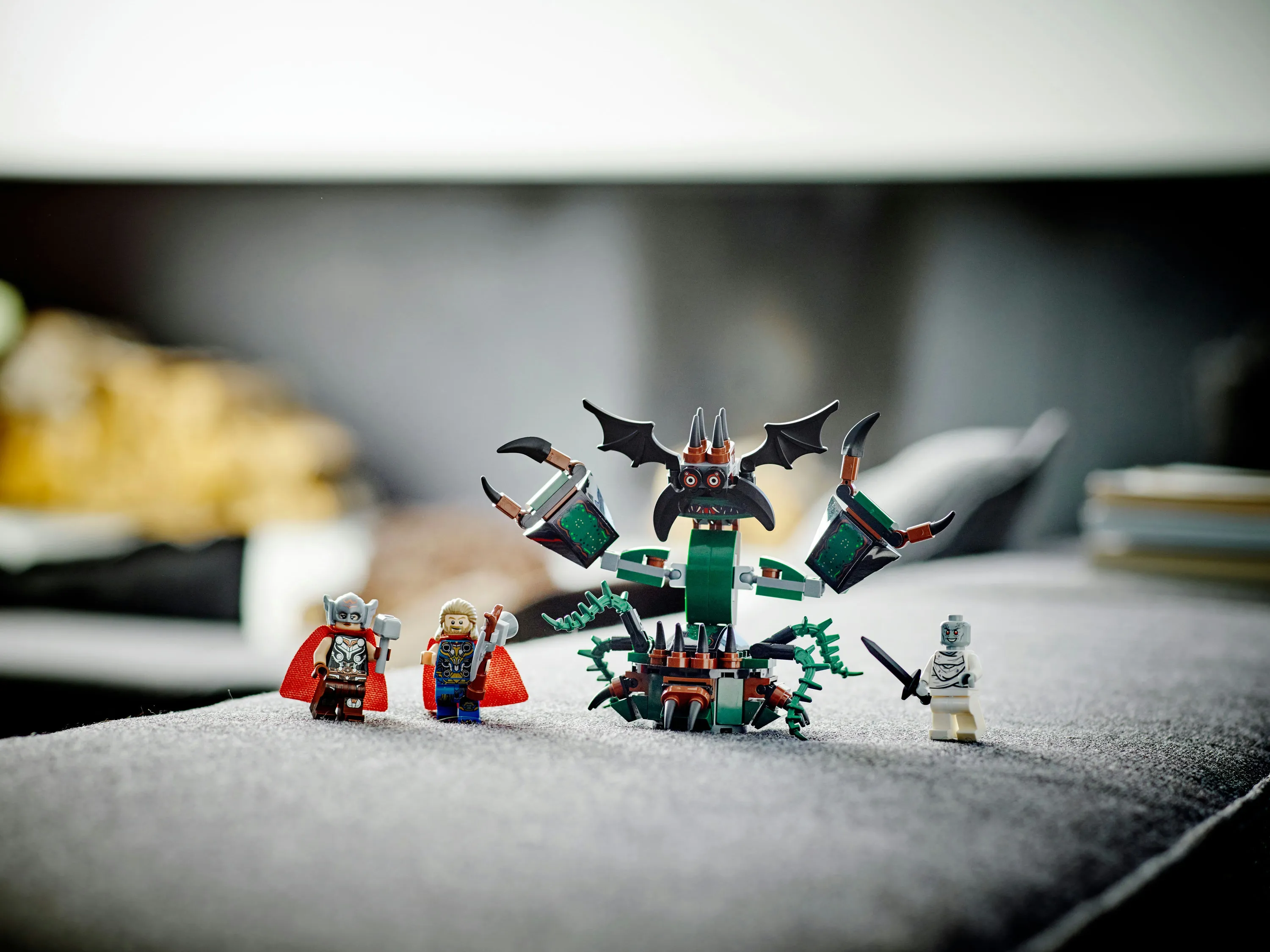 Lego Marvel - Uusi Asgard hy&ouml;kk&auml;yksen kohteena 76207