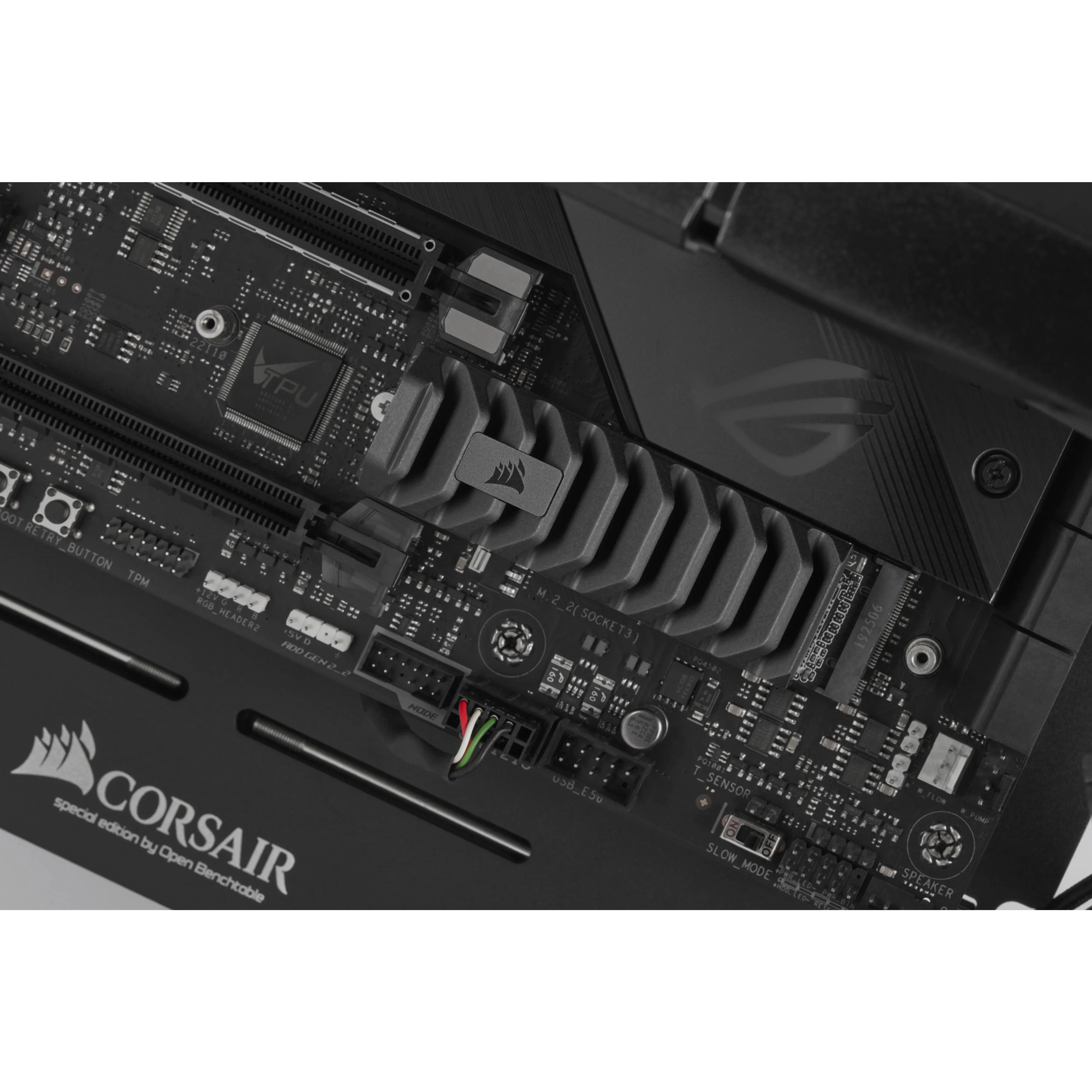 Corsair MP600 PRO XT 2 Tt, PCIe 4.0, M.2 2280 -SSD-levy