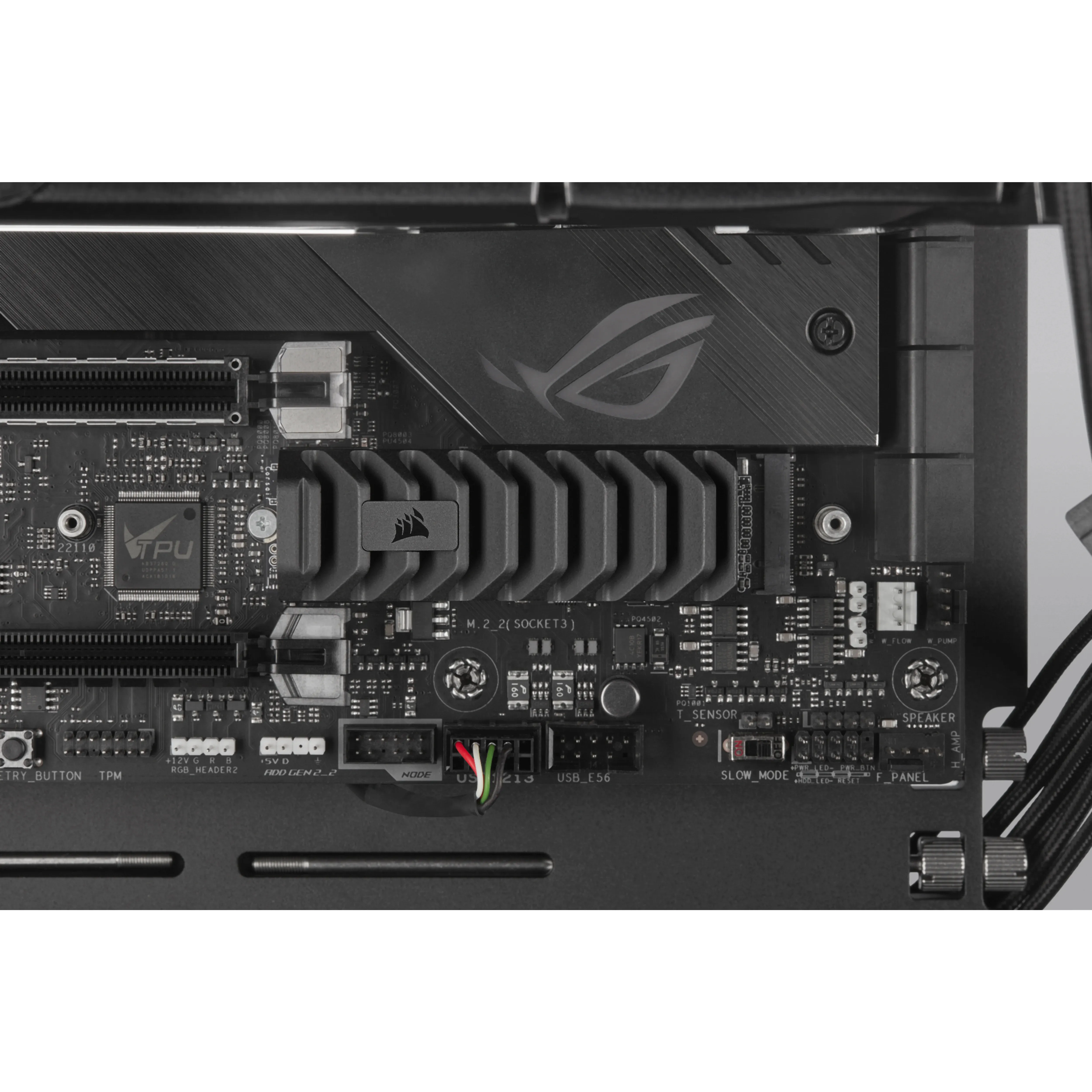CORSAIR MP600 PRO XT 1TB M.2 PCIe 4.0 NVMe SSD with Heatsink