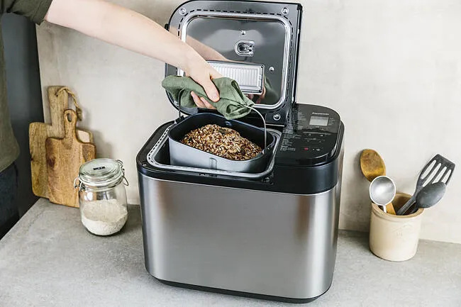 Panasonic SD-YR2550S Gluten fritt XL - bakmaskin, Silver/Svart