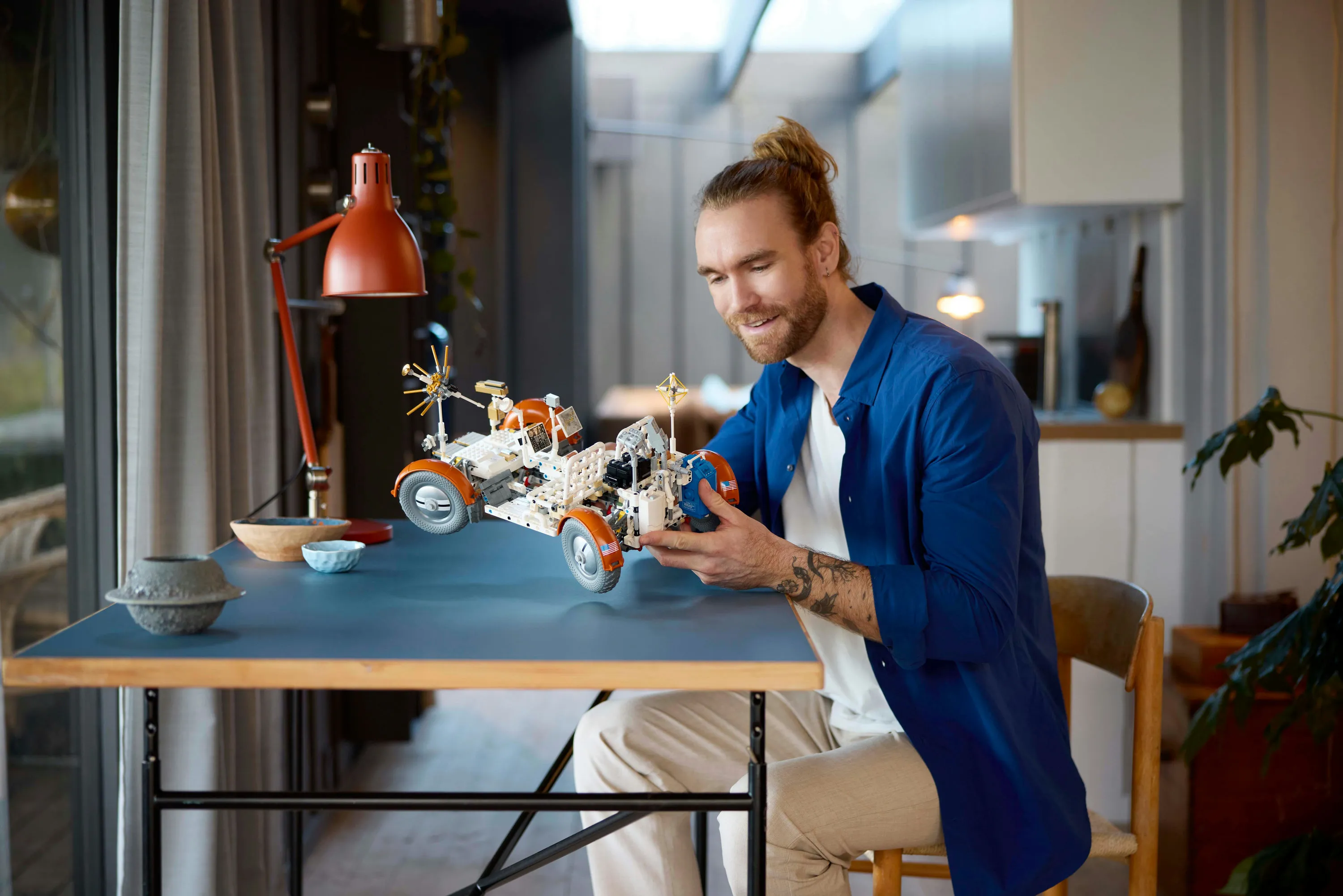 LEGO Technic NASA Apollo Moon Rover 42182