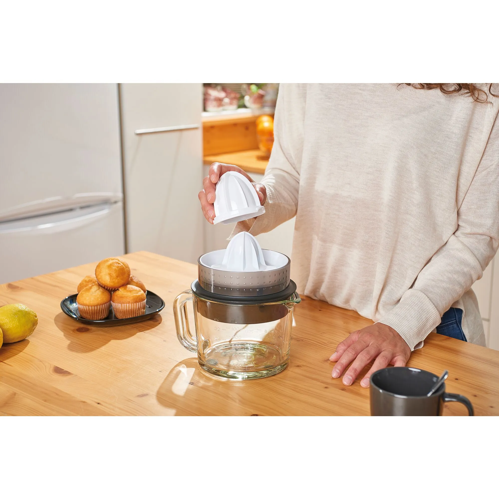 Black and decker 30w, 1L -juicer,  transparent
